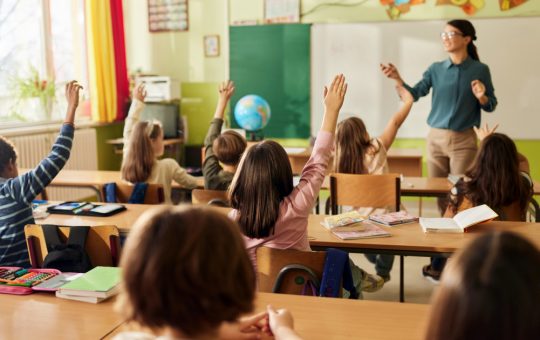 Ziua Învățătorului: O Sărbătoare a Educației și Implicațiile Sale în România