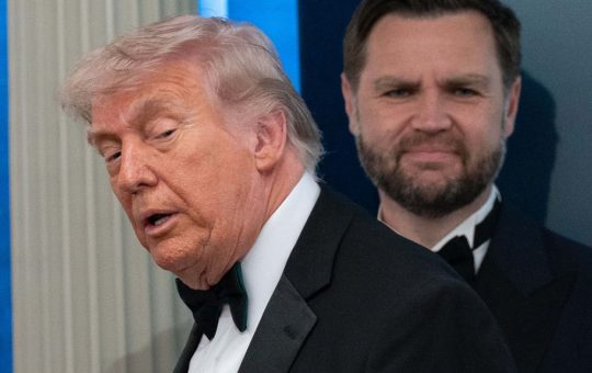 Scrisoarea Secretă a lui Donald Trump pentru JD Vance: Implicații și Context în Lumea Politică Americană