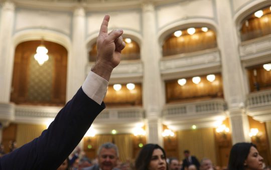 România în Impas: Blocajele Legislative care Păstrează PNRR pe Cale de Colaps