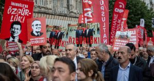 Criza Opoziției în Turcia: Arestările și Condamnările Primarilor CHP în Contextul Tensiunilor Politice