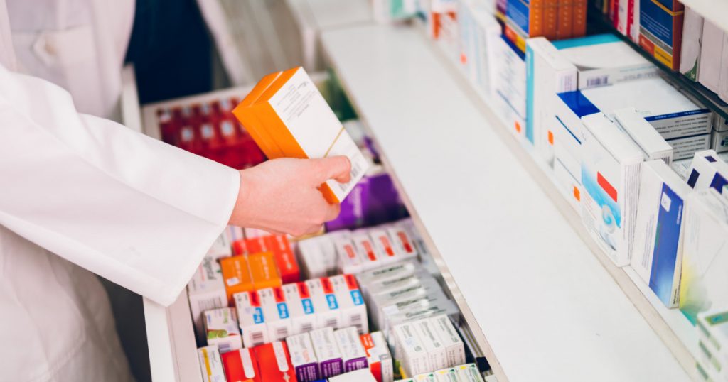 Riscurile Medicamentelor Expirate: Ce Trebuie Să Știm Despre Pastilele Uităm în Sertar