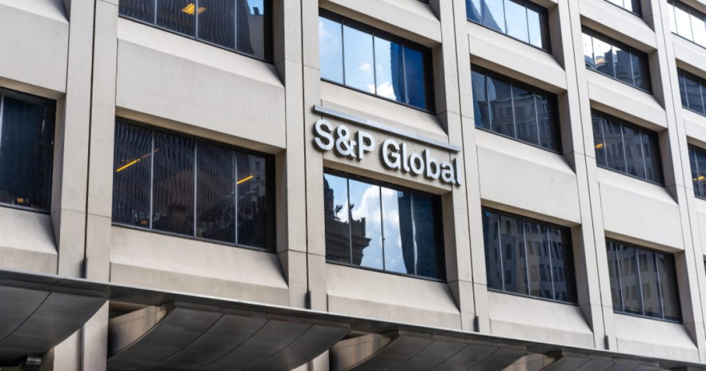 România la răscruce: S&P Global avertizează asupra riscurilor retrogradării în contextul instabilității politice