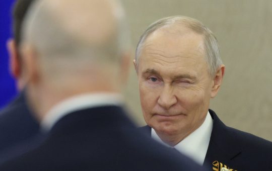 Putin și Kremlinul: Dilemele unei Elite Împărțite și Implicațiile pentru Occident