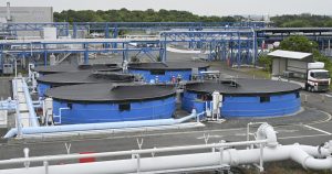 Controversa pisciculturii: Cum Administrația Trump transformă fermele de somon într-o nouă industrie industrializată