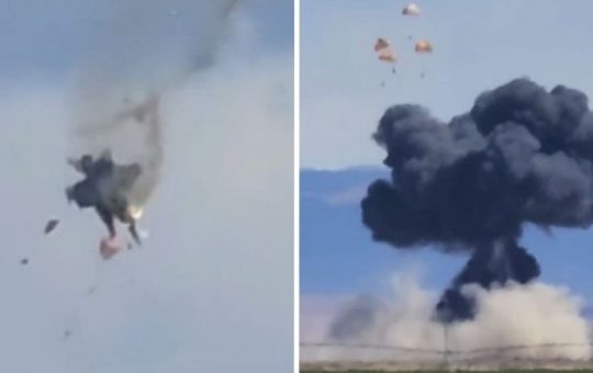 Coliziune Aeriană Spectaculoasă: Două Avioane de Vânătoare se Ciocnesc în Zbor la Show-ul Aviatic din Idaho