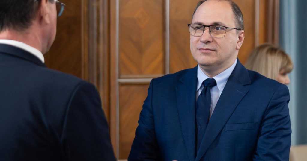 Educația sub presiune: Interviul Ministrului Mihai Dimian la Digi24 și provocările actuale ale sistemului educațional românesc