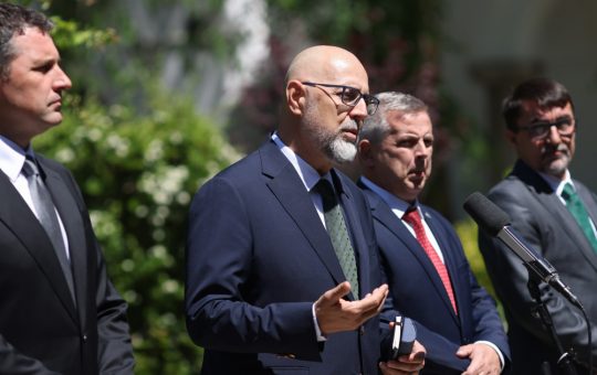 Provocările politice ale României: Consultările de la Cotroceni și viitorul guvernamental