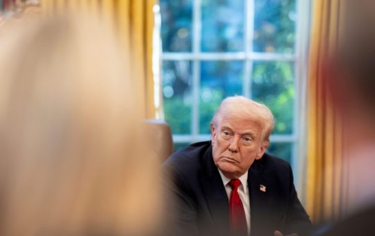 Decizia lui Trump de a amâna atacul asupra Iranului: Implicații geopolitice și perspective strategice