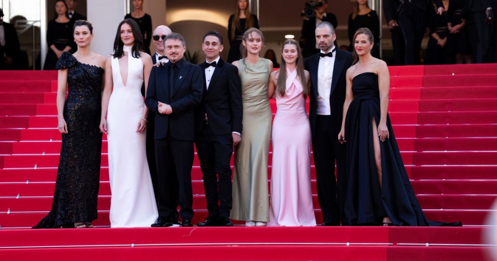 Cristian Mungiu și Impactul Filmului „Fjord” la Cannes: O Ovație de 12 Minute și Tematica Maltratării Copiilor