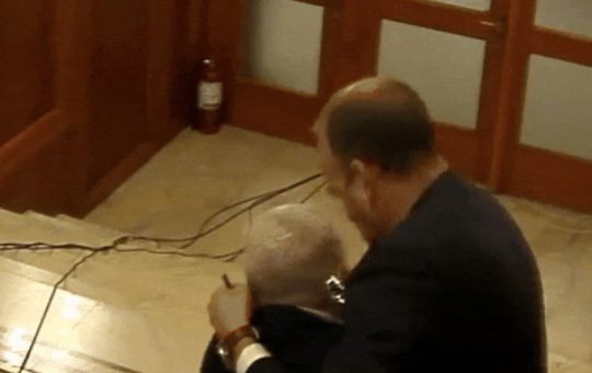 Scandalul din Parlament: Procesul lui Dan Vîlceanu și Florin Roman – O privire detaliată asupra incidentului și implicațiilor sale