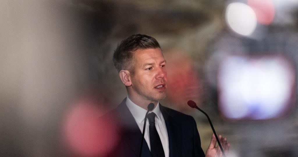 Peter Magyar și Regândirea Relațiilor Ungariei cu Polonia: O Vizită Simbolică în Contextul Schimbărilor Europene
