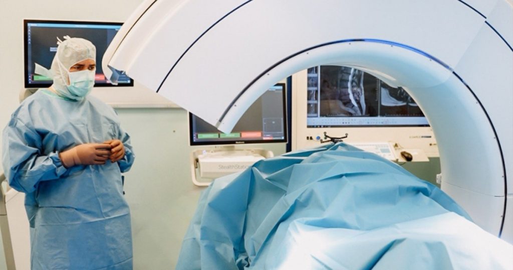 Inovație în Neurochirurgie: MedLife Investiție de 2 Milioane Euro pentru Tehnologie Robotică Avansată la Sibiu
