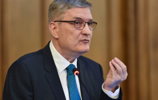 România în Fața Stagflației: Avertizările Președintelui Consiliului Fiscal și Implicațiile Economice