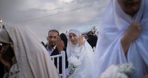 Ceremonii de Căsătorie Colectivă în Iran: Un Act de Sacrificiu și Mobilizare Națională