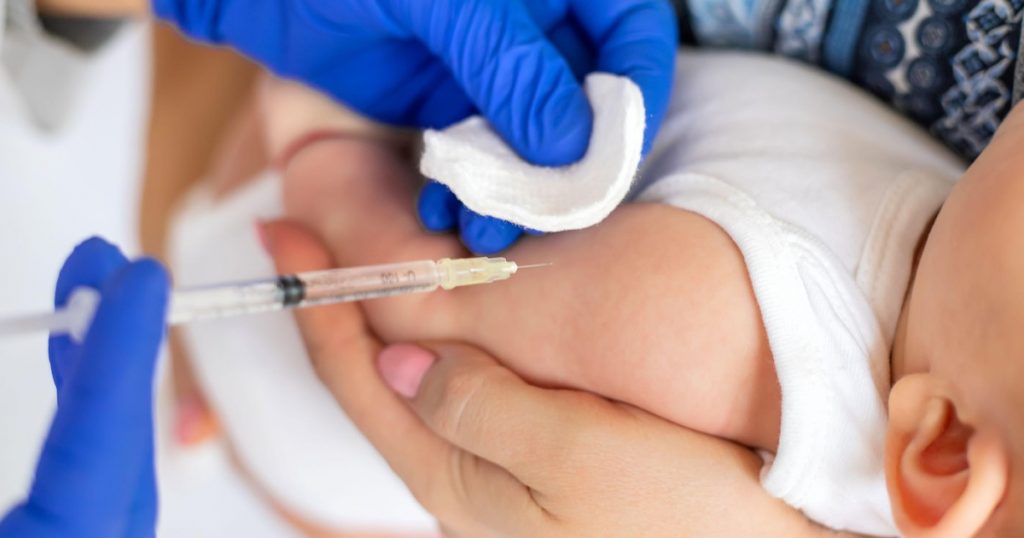 Criza vaccinării în România: Peste 19.000 de copii neprotejați împotriva rujeolei, oreionului și rubeolei