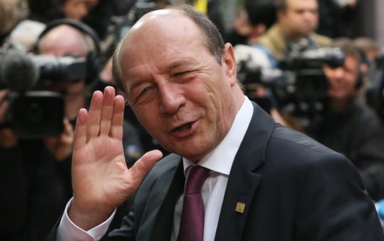 Traian Băsescu și refuzul scenariului premierului tehnocrat: O analiză profundă a crizei politice din România