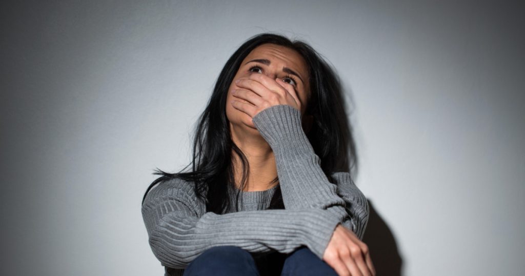 Terorismul Emoțional în Era Digitală: Cazul Bărbatului din Cluj-Napoca și Implicațiile Violenței Domestice