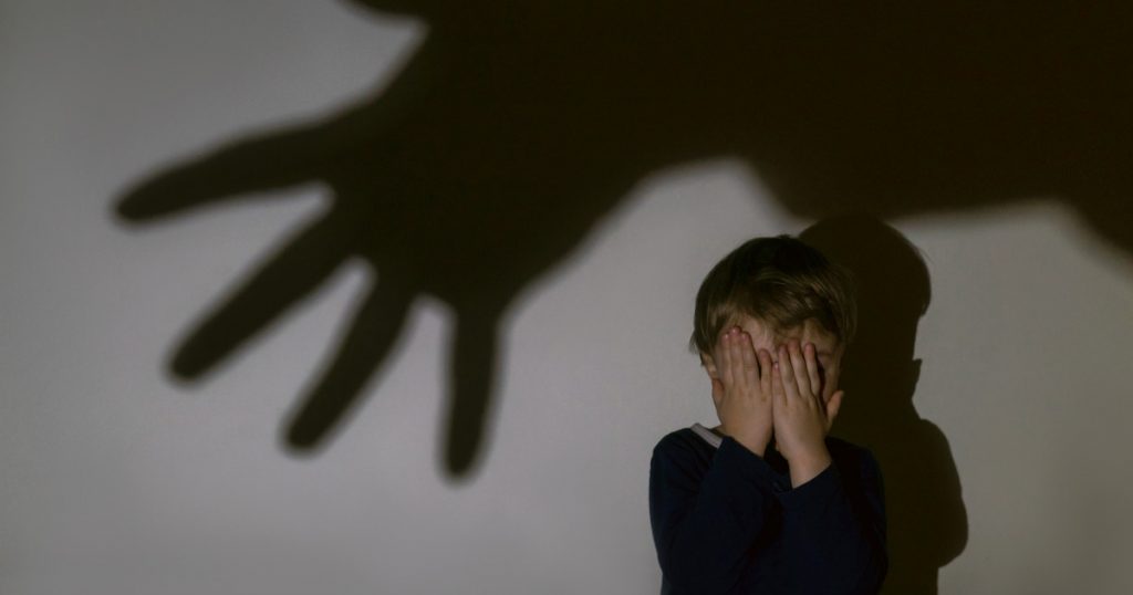 Violenta in Creșa din Cluj: O Privire Asupra Abuzurilor din Sistemul de Îngrijire a Copiilor