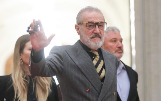 Gigi Becali și Complexitatea Politicii Românești: O Analiză a Consultărilor cu Nicușor Dan