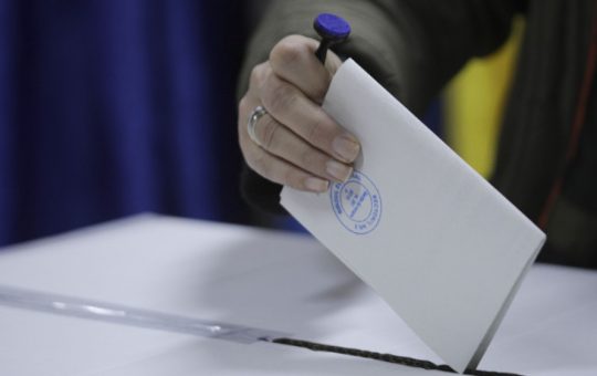 Alegeri Anticipate vs. Formarea unui Nou Guvern: Opiniile Românilor în Contextul Crizei Politice Actuale