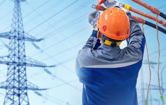 Noile Reguli Ale ANRE: O Luptă Împotriva Speculațiilor în Sectorul Energetic din România