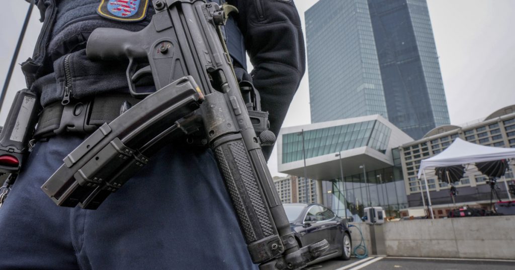 Analiza complotului extremiștilor septuagenari din Germania: o lovitură de stat și implicațiile sale