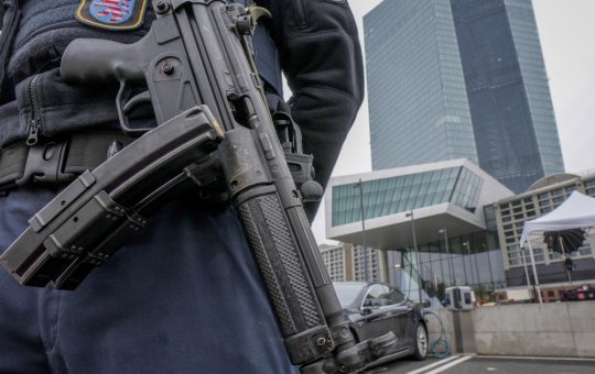 Analiza complotului extremiștilor septuagenari din Germania: o lovitură de stat și implicațiile sale
