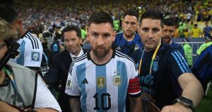 Lionel Messi: De la Magicianul Fotbalului la Miliardar - O Analiză Detaliată a Carieriei și Impactului Său
