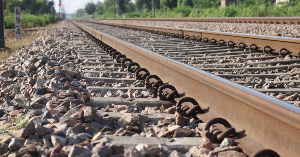 Tragedii pe șinele din Voluntari: Oameni nevinovați pierdți în fața nepăsării autorităților