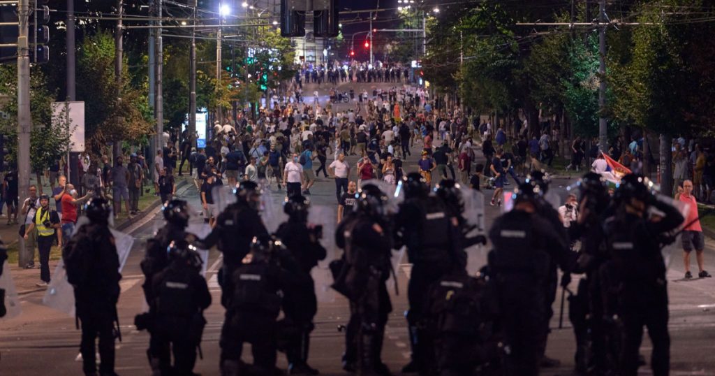 Protestele din Belgrad: O Revoluție în Faza de Întrebare pentru Viitorul Serbiei