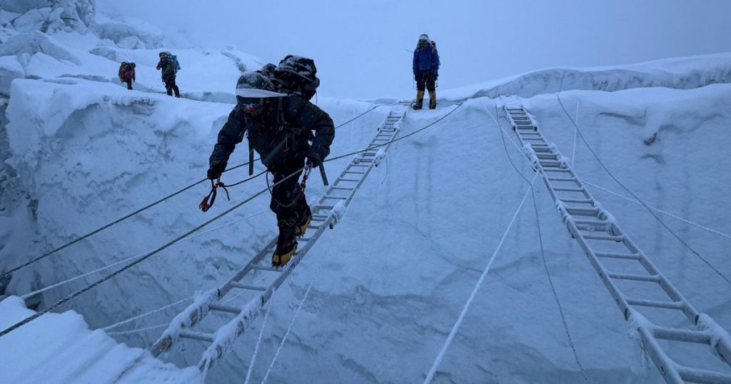 Henry Todd: De la Regele LSD-ului la Deschizător de Drumuri pe Everest