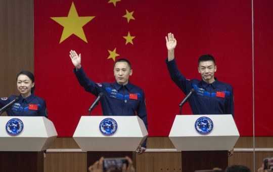 China Își Întărește Ambițiile Spațiale: Misiunea Shenzhou-23 și Impactul Său Global