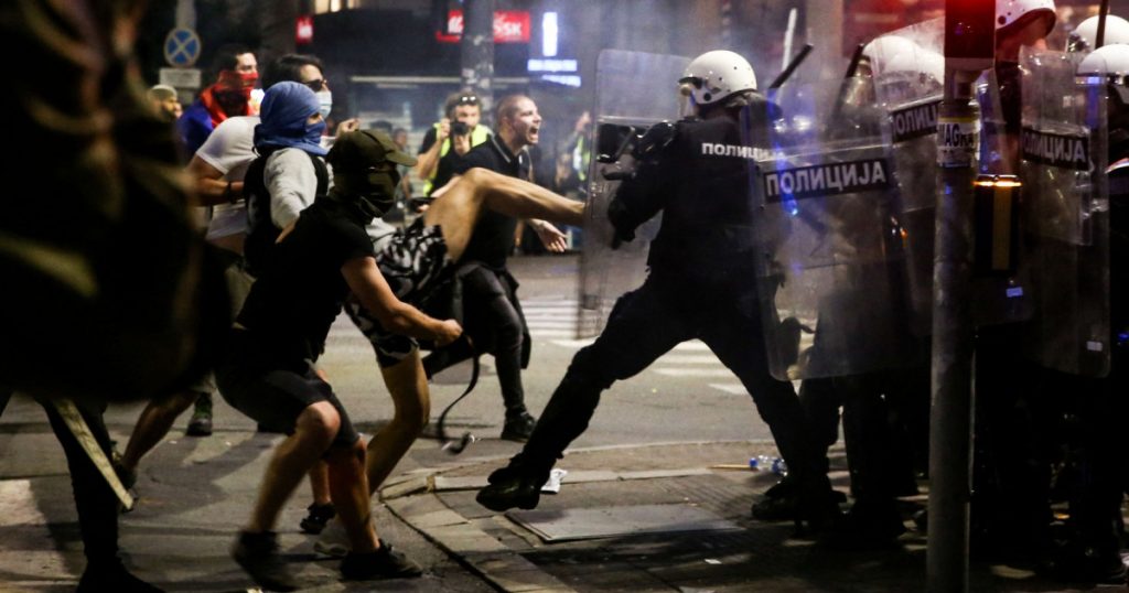 Protestele din Belgrad: O privire aprofundată asupra tensiunilor sociale și politice din Serbia