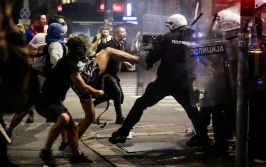 Protestele din Belgrad: O privire aprofundată asupra tensiunilor sociale și politice din Serbia
