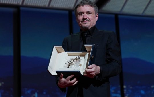 Cristian Mungiu și Trofeul Palme d'Or: O Victorie pentru Cinemaul Românesc și Un Mesaj de Curaj