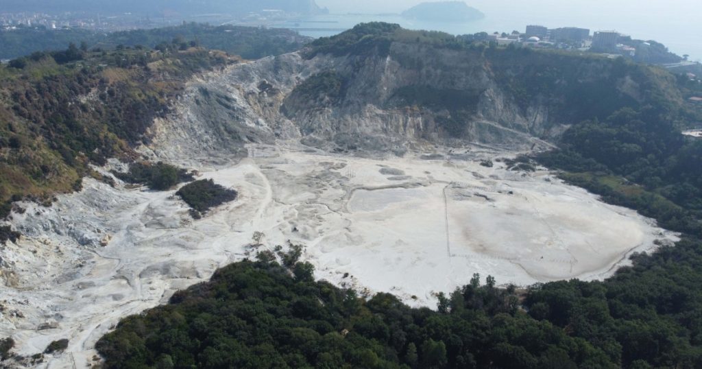 Campi Flegrei: O Amenințare Vulcanică în Creștere pentru Europa
