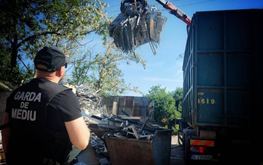Acțiuni Drastice în Lupta Împotriva Arderea Ilegală a Deșeurilor: Garda de Mediu și Tehnologia Dronelor