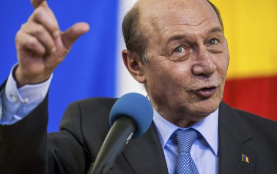 Avertismentul lui Traian Băsescu pentru Nicușor Dan: O Capcană Politică în Contextul Guvernării Românești