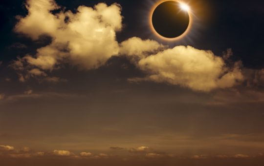 Eclipsa Totală de Soare din August 2026: Oportunități Astronomice și Impactul Asupra Europei