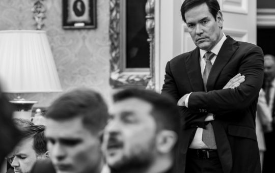 SUA și Rolul Lor Ca Mediator în Conflictul din Ucraina: O Analiză Detaliată