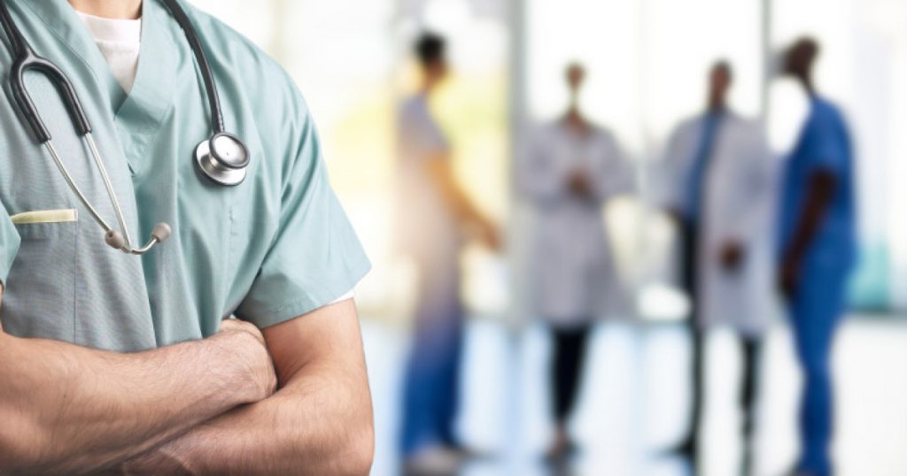 Reforma salarizării în sistemul medical: Ce venituri vor avea medicii în 2027?