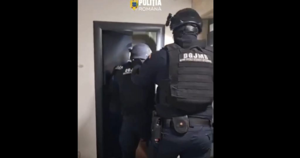 Rețele de înșelăciune în domeniul reparațiilor de acoperișuri: Percheziții și prejudicii drastice