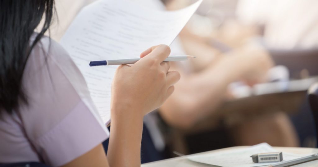 Viitorul Bacalaureatului: O Revoluție în Evaluarea Educațională până în 2030