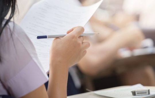 Viitorul Bacalaureatului: O Revoluție în Evaluarea Educațională până în 2030