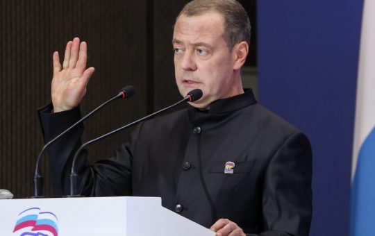 Tensiuni geopolitice: Medvedev și reacția Rusiei la prezența diplomatică a UE în Kiev