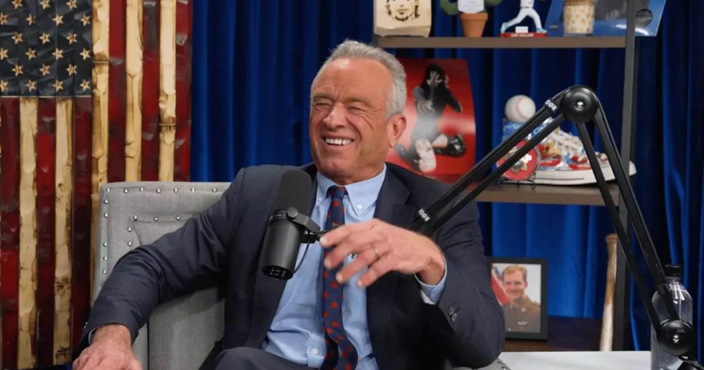 Robert Kennedy Jr. și lupta sa neobișnuită cu șerpii: un simbol al curajului sau al imprudenței?