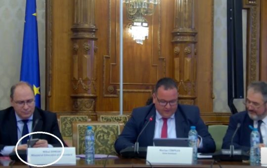 Presiunea Școlară și Indiferența Autorităților: Impactul Asupra Sănătății Mintale a Elevilor