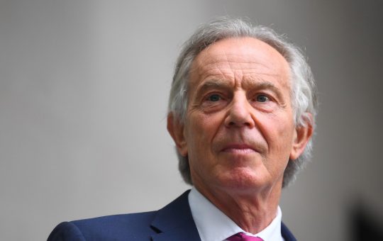 Tony Blair își exprimă îngrijorările față de viitorul Partidului Laburist: Critici și avertismente pentru Keir Starmer