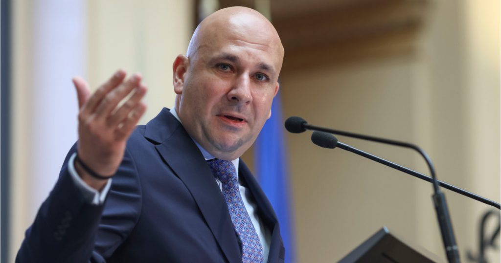 România: O țară bogată, dar sărăcită de birocrație și lipsa de viziune economică