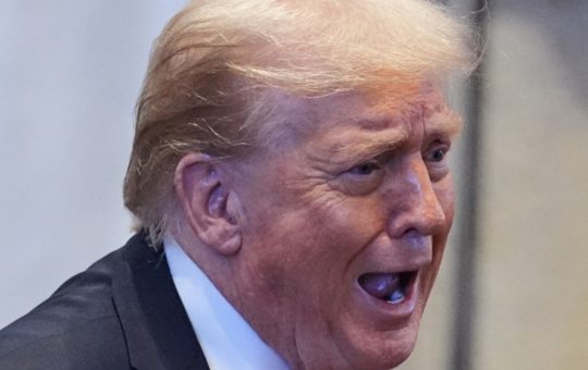 Confuzia lui Donald Trump: Amenințări asupra Omanului și implicațiile geopolitice ale Strâmtorii Ormuz